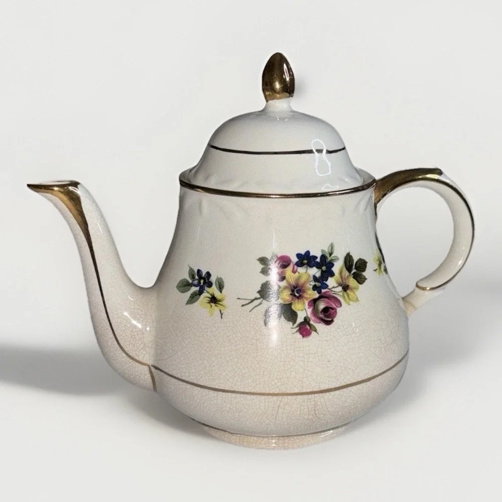 Vintage Arthur Wood & Sons Porcelain Teapot Chatsworth Roses Gold Trim UK‎